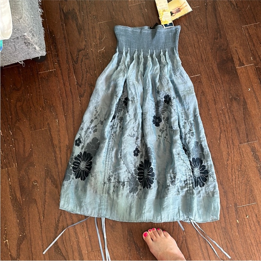 Elegant Gray Floral Skirt